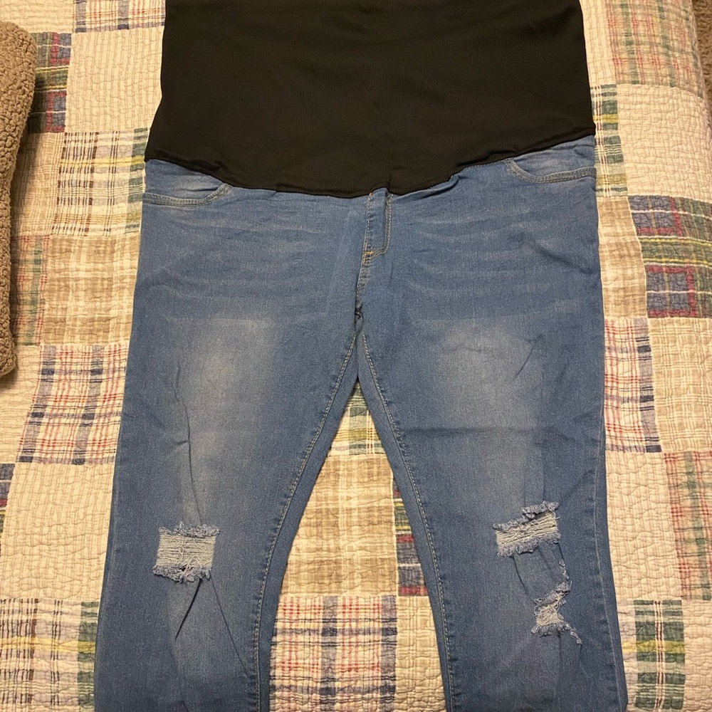 Size Large maternity skinny jeans with draw string